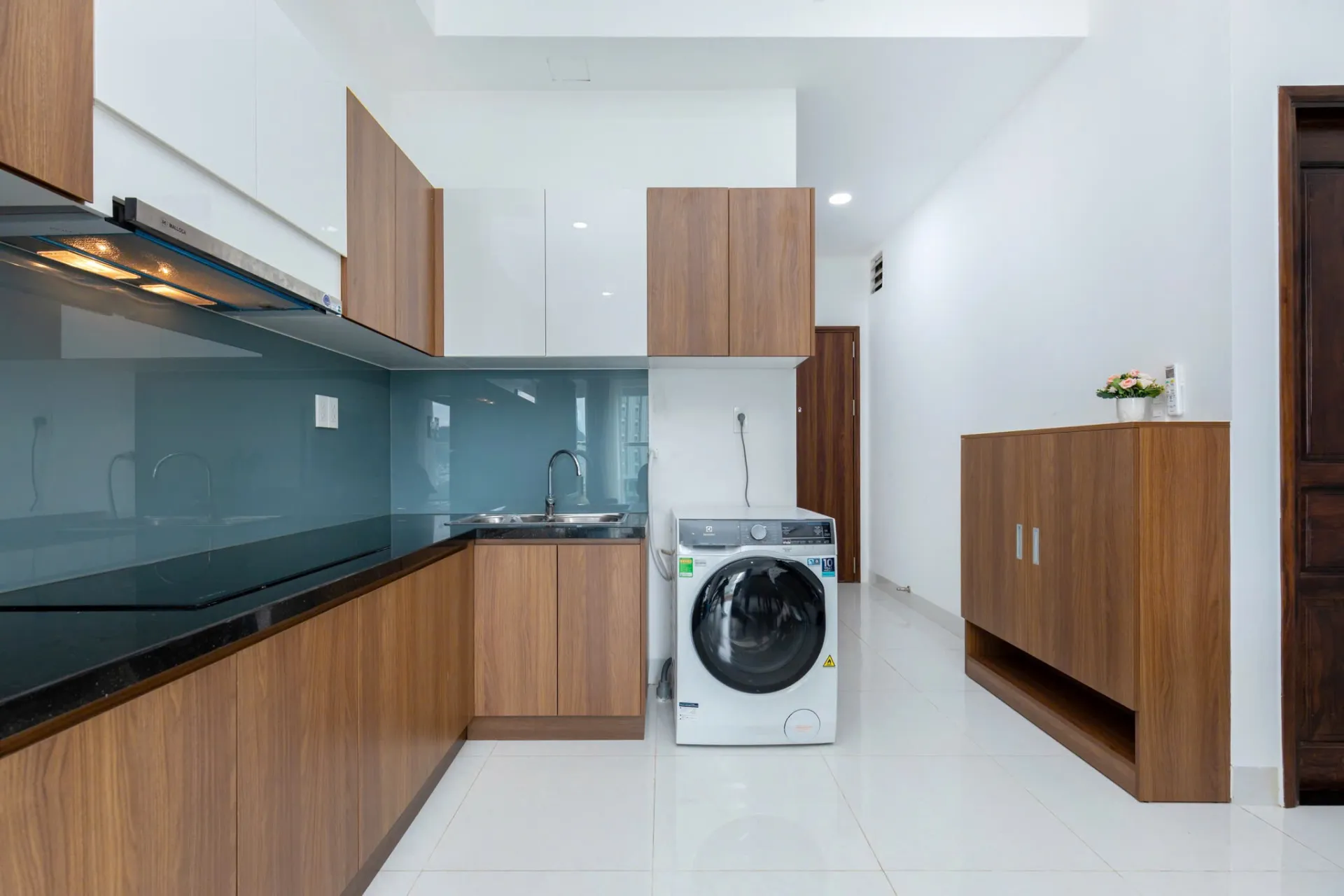 Góc nhìn từ ban công đón gió biển mát lành — Căn Hộ 1008 Chung cư Mermaid Seaview