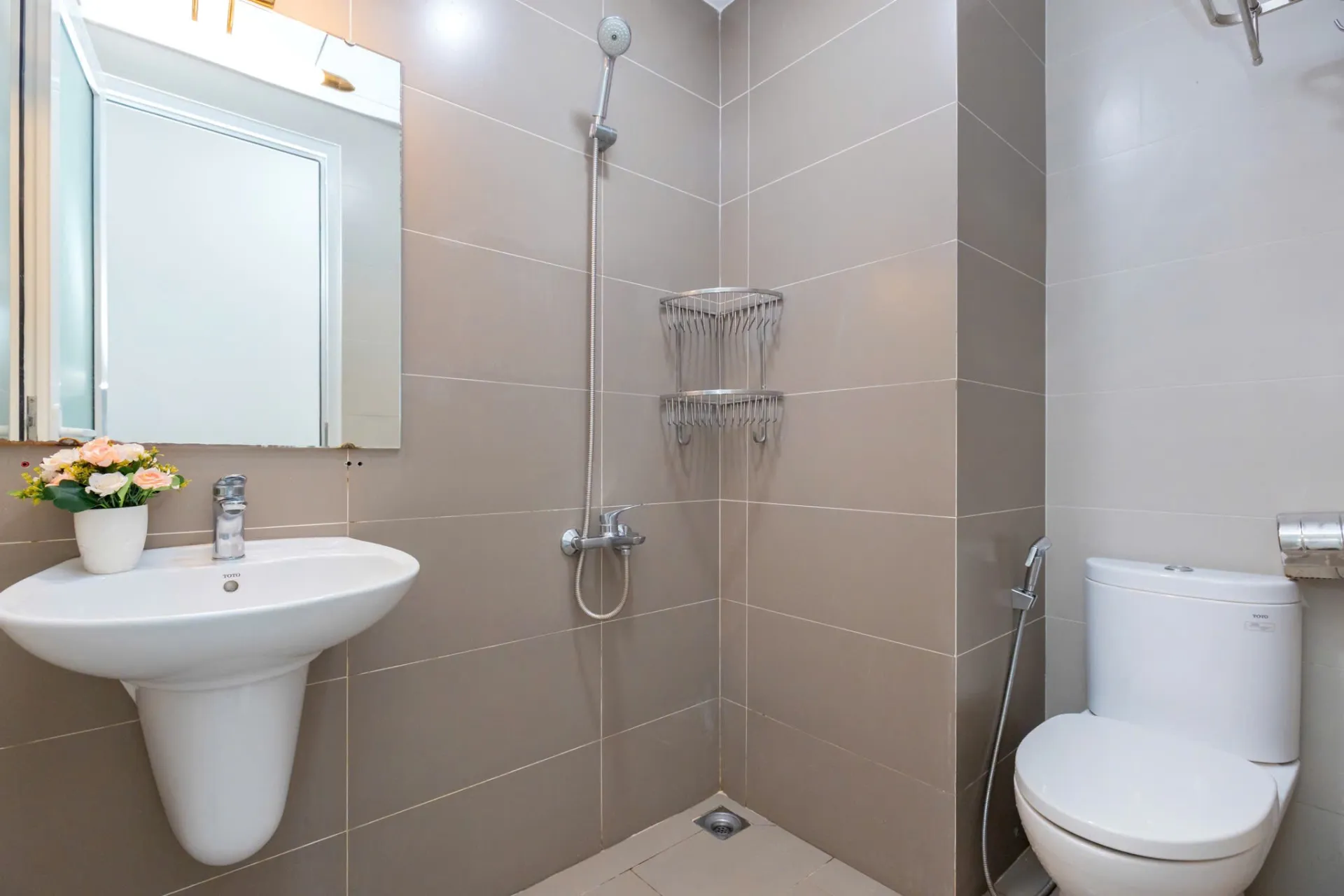 Không gian căn hộ sạch sẽ được quản gia vệ sinh khử khuẩn trước khi đón khách — Căn Hộ 1008