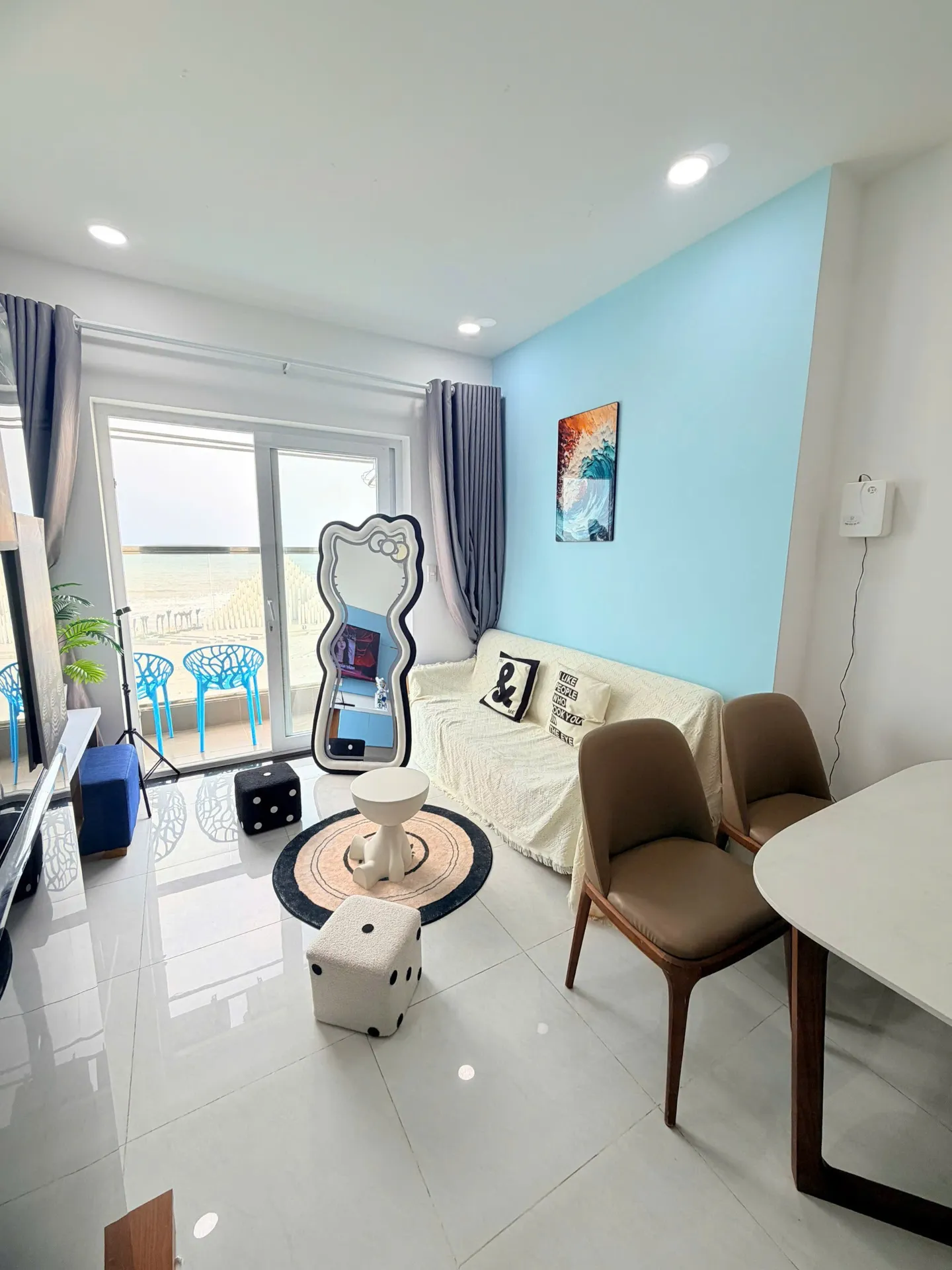 Góc chụp tổng thể không gian nghỉ dưỡng ấm cúng — Căn Hộ 905 (Chung cư Mermaid seaview)