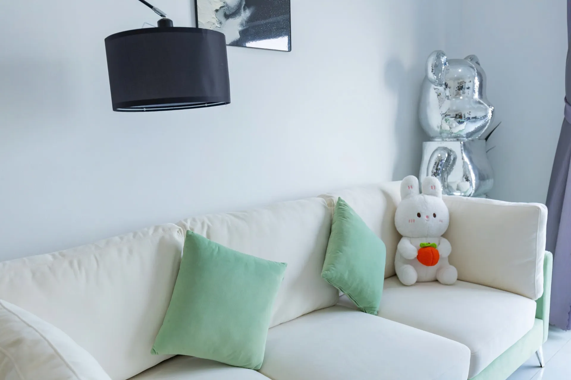 Không gian phòng khách và khu vực sinh hoạt chung rộng rãi — Căn Hộ 1003 Chung cư Mermaid Seaview